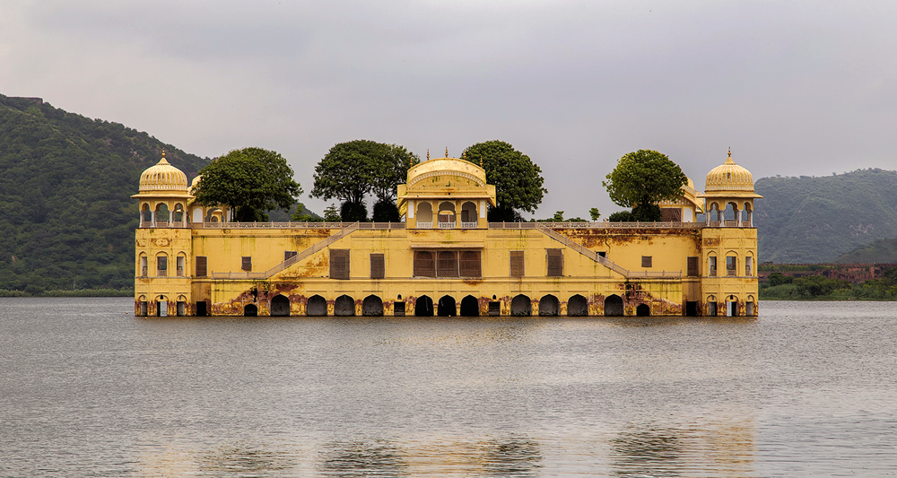 Jal_Mahal_in_Man_Sagar_Lake