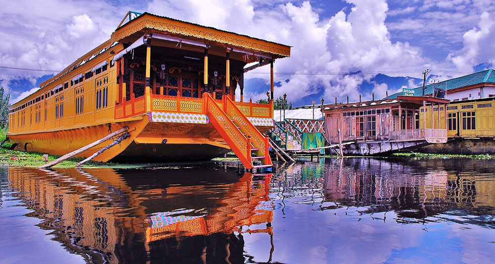 Houseboat-_Dal_Lake_srinaga